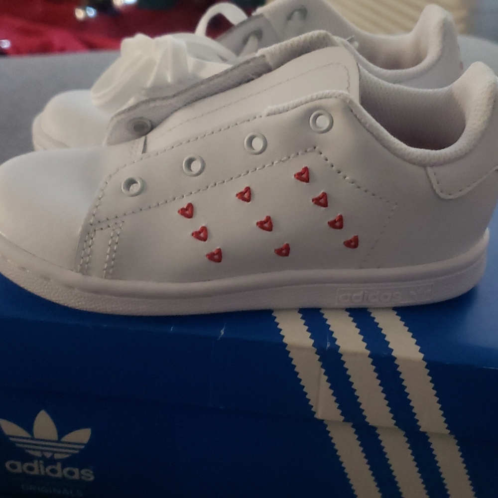 Shoes - Picture 3 of 4